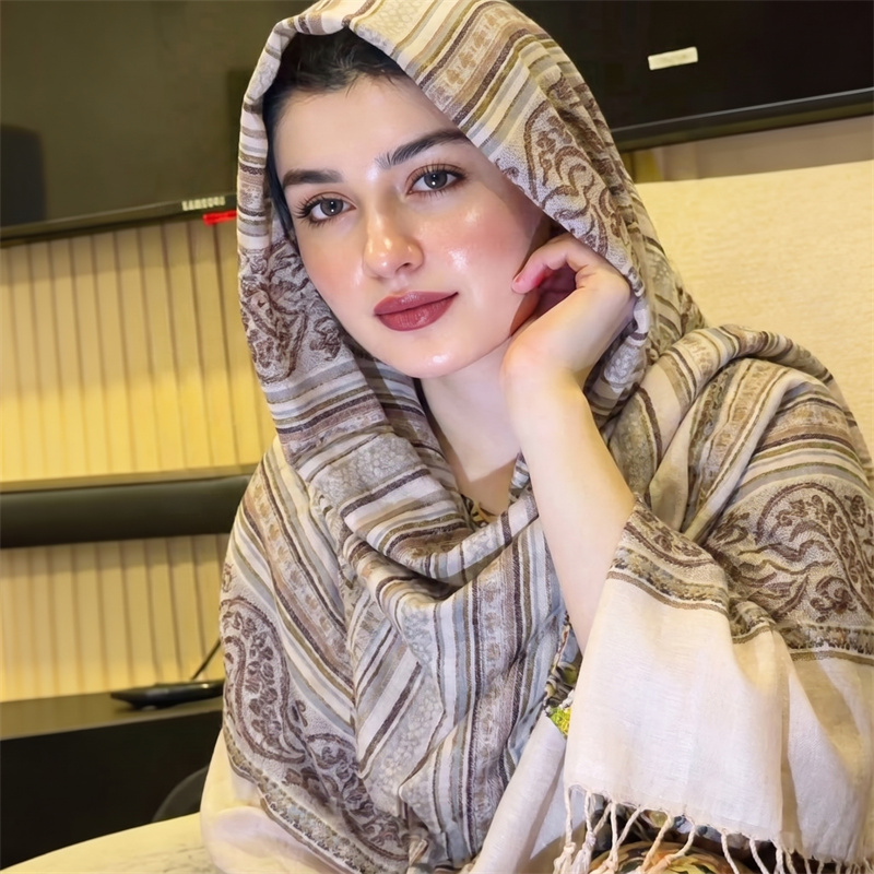 Vintage Women Fashion - Lenço de Moda com Estampa Paisley