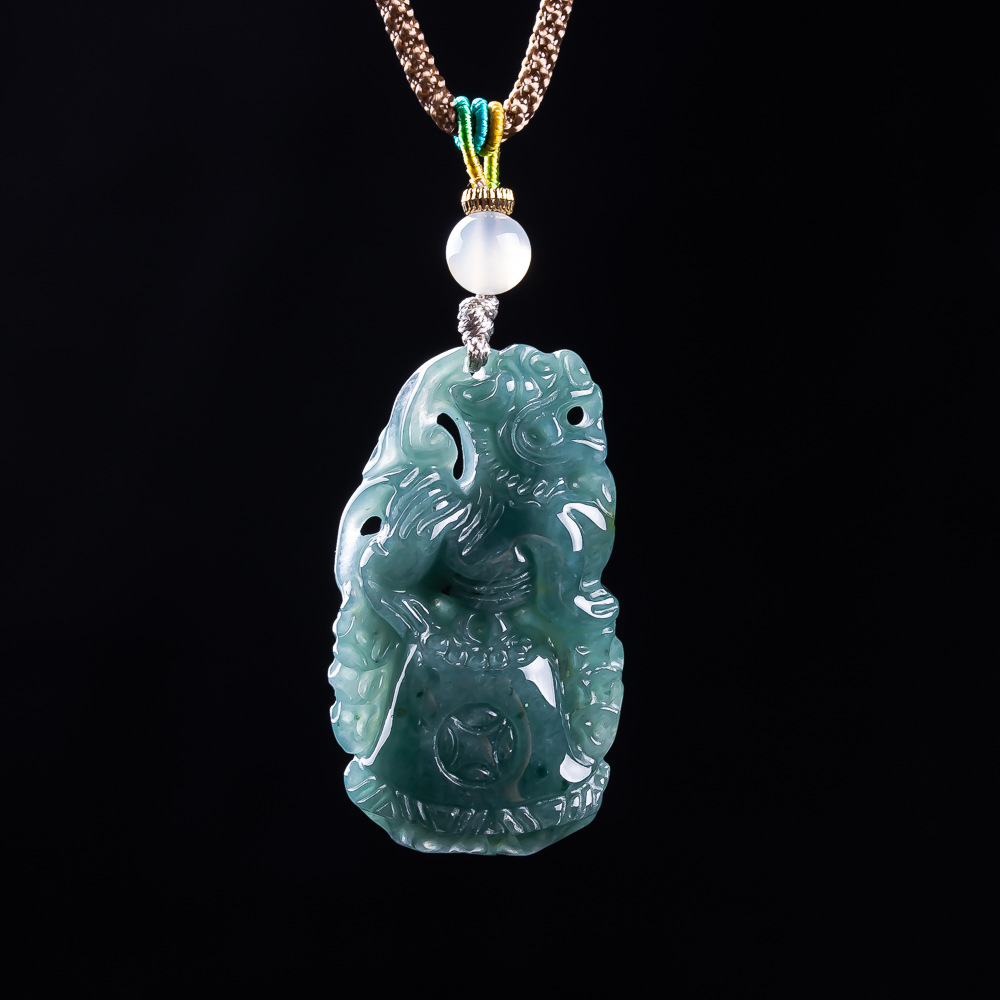 Vintage Women Fashion - Pingente Pixiu de Jadeíta Birmanesa, Talismãs